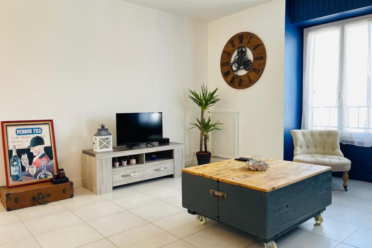 אמבואה Superb Apartment 10 Min Walk From The Castle מראה חיצוני תמונה